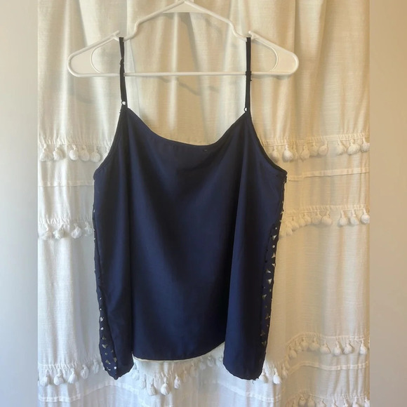 Bobbie brooks blue and beige tank top with cut out design size L - Picture 5 of 6